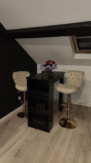 Logement Romantique Et Cosy Charleroi Kültér fotó